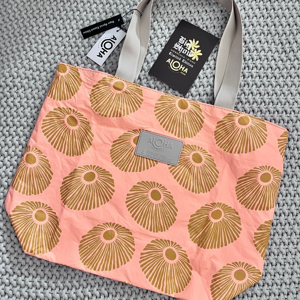 Aloha Collection• Super Special Limited Edition Opihi Nui Day Tripper Tote - Picture 2 of 10
